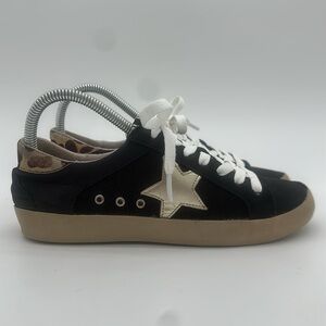 SHU SHOP PAULA BLACK SNEAKERS with Gold Star Accent Girls Size 4